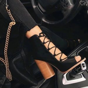 BLACK PU — CYLINDER HEEL